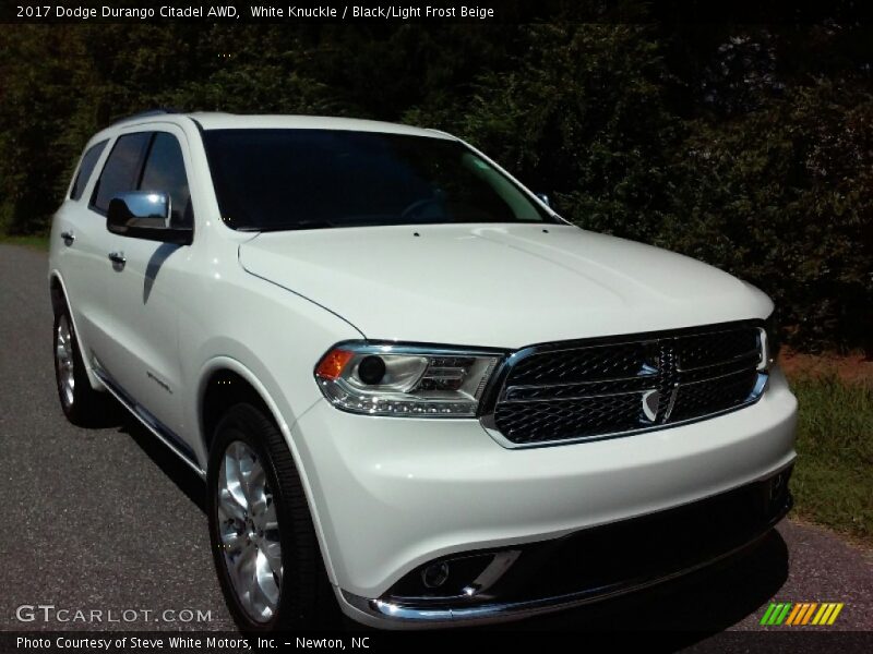 Front 3/4 View of 2017 Durango Citadel AWD