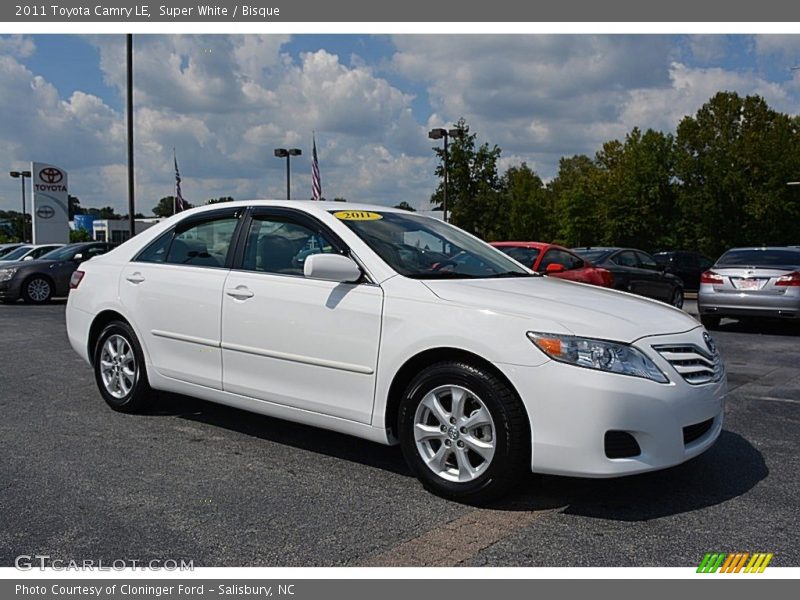 Super White / Bisque 2011 Toyota Camry LE