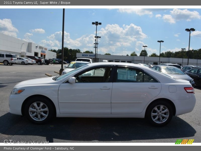 Super White / Bisque 2011 Toyota Camry LE