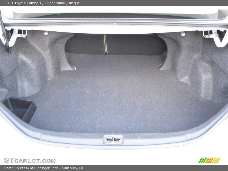 Super White / Bisque 2011 Toyota Camry LE