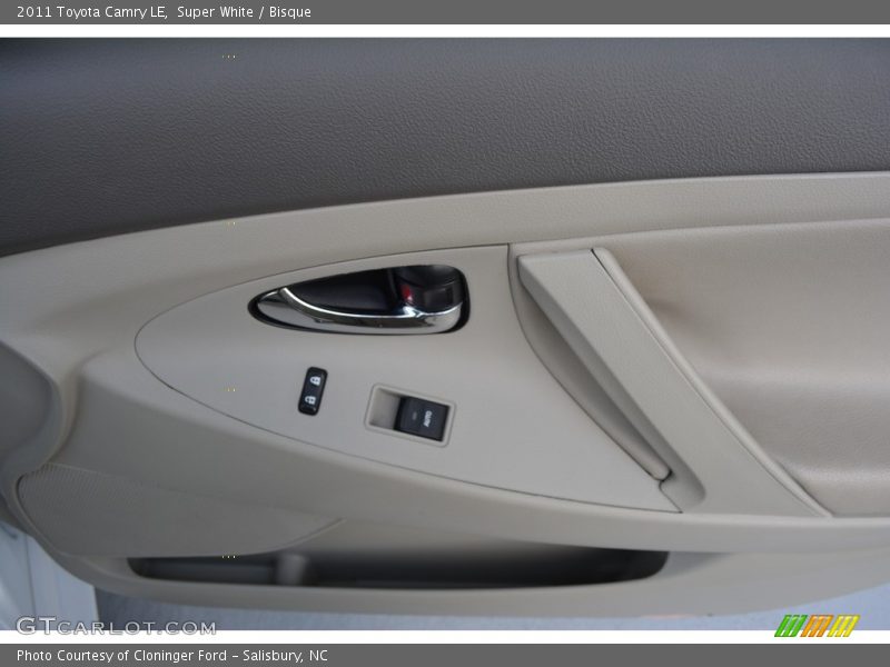 Super White / Bisque 2011 Toyota Camry LE