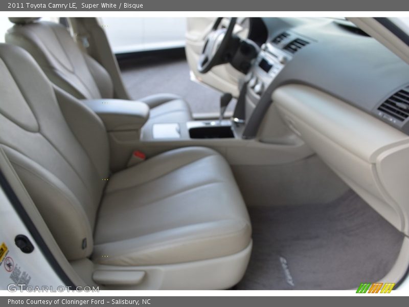Super White / Bisque 2011 Toyota Camry LE