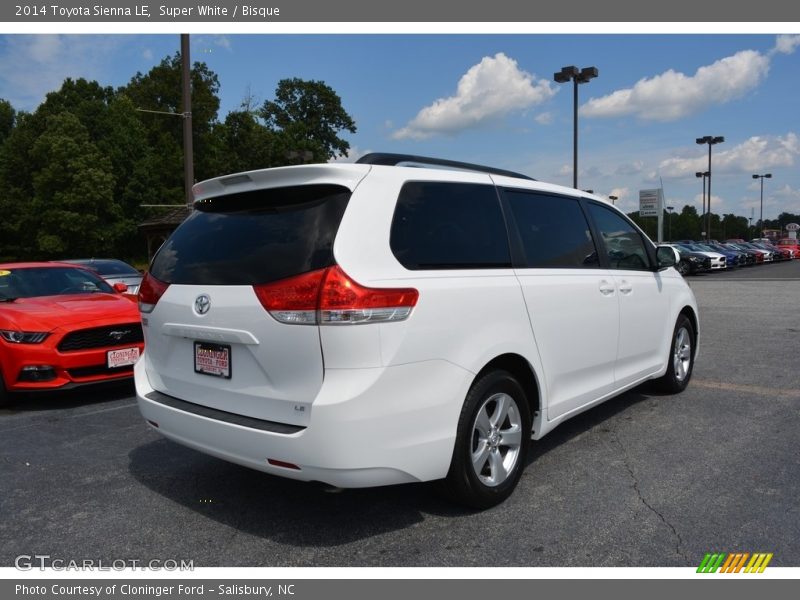 Super White / Bisque 2014 Toyota Sienna LE