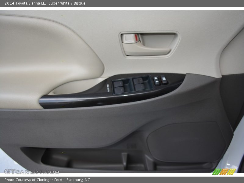Super White / Bisque 2014 Toyota Sienna LE