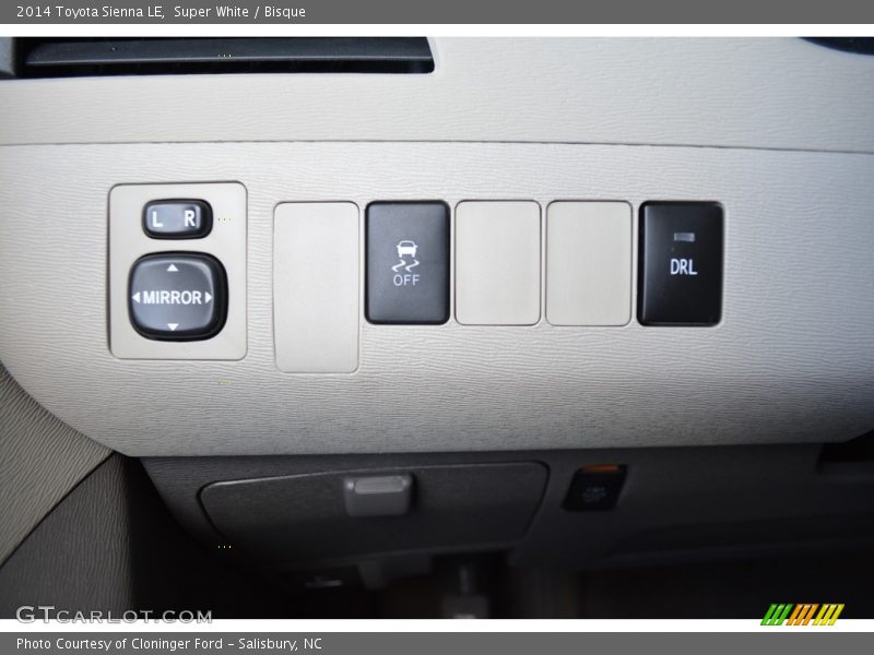 Super White / Bisque 2014 Toyota Sienna LE