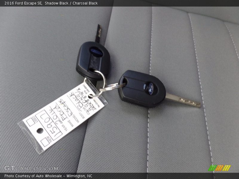 Shadow Black / Charcoal Black 2016 Ford Escape SE
