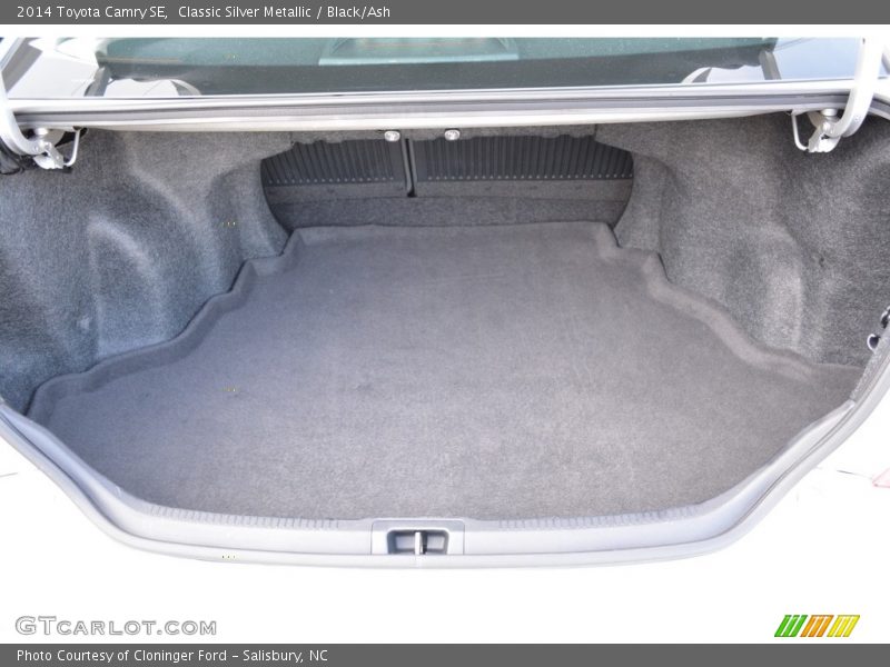 Classic Silver Metallic / Black/Ash 2014 Toyota Camry SE