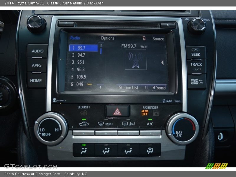 Classic Silver Metallic / Black/Ash 2014 Toyota Camry SE