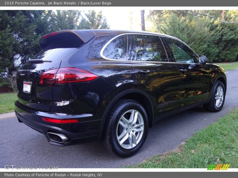 Jet Black Metallic / Black/Luxor Beige 2016 Porsche Cayenne