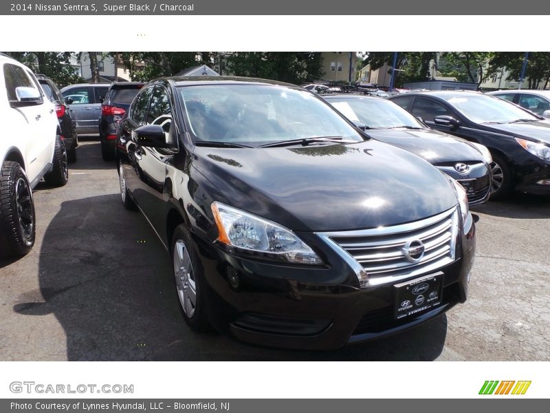 Super Black / Charcoal 2014 Nissan Sentra S