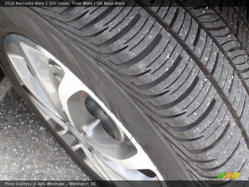 Polar White / Silk Beige/Black 2016 Mercedes-Benz C 300 Sedan