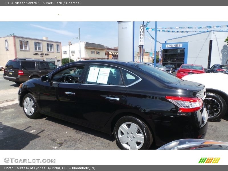 Super Black / Charcoal 2014 Nissan Sentra S