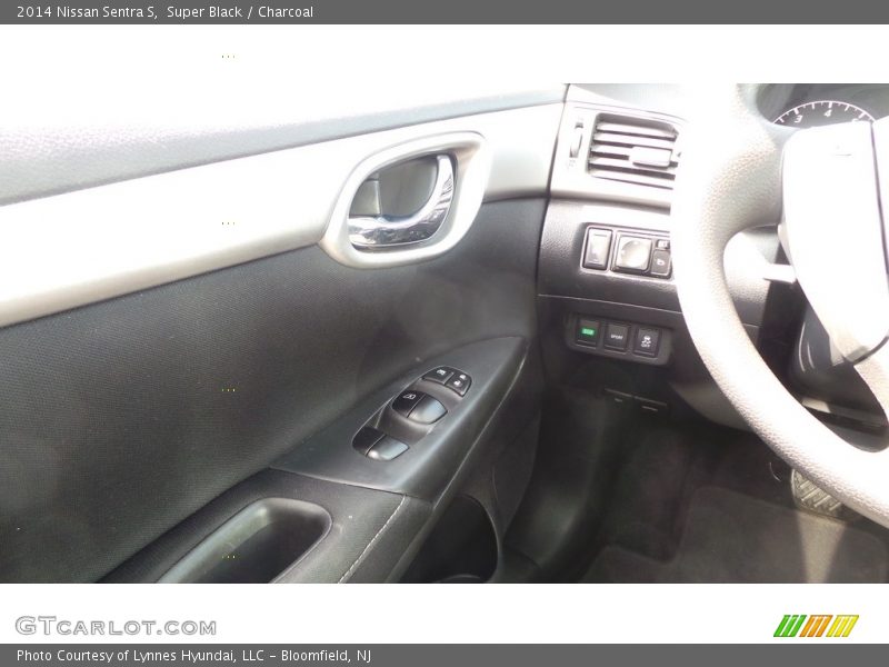 Super Black / Charcoal 2014 Nissan Sentra S