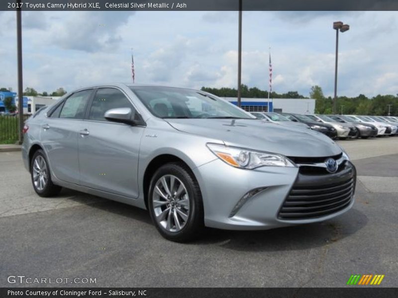 Front 3/4 View of 2017 Camry Hybrid XLE