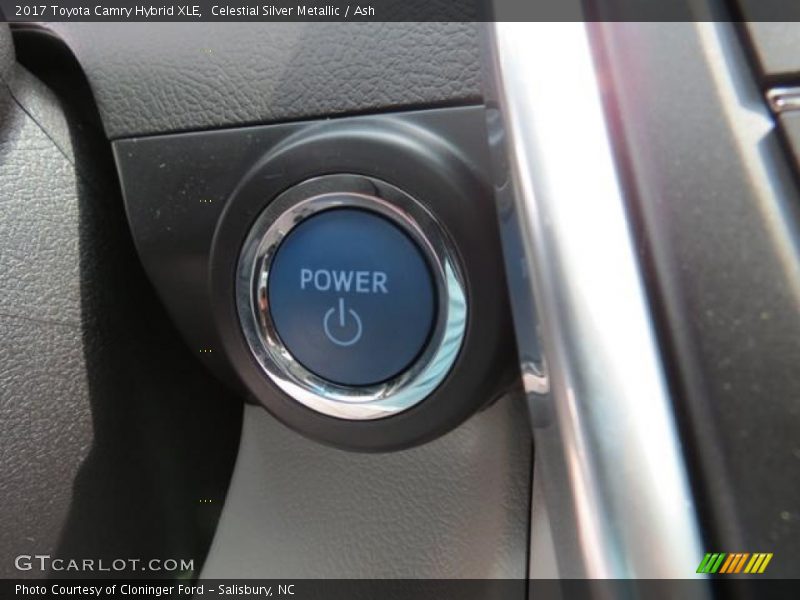Controls of 2017 Camry Hybrid XLE
