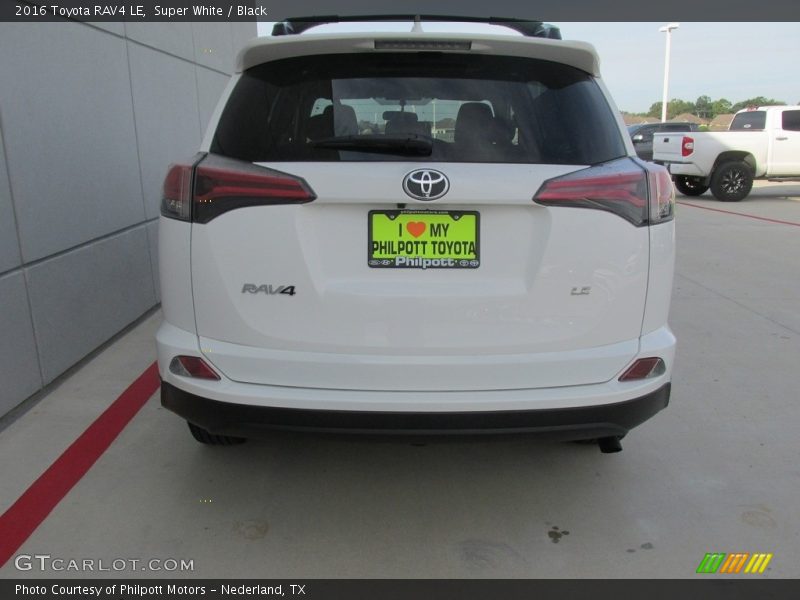 Super White / Black 2016 Toyota RAV4 LE