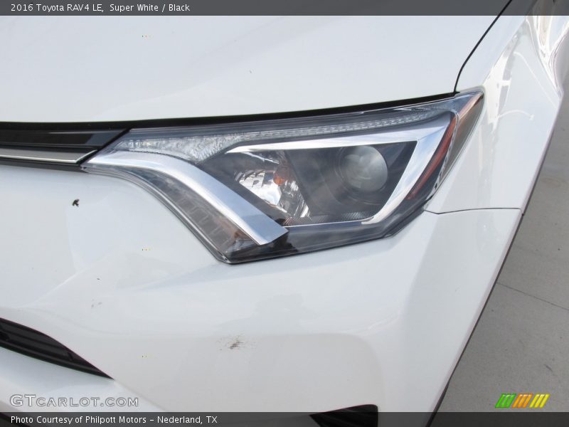Super White / Black 2016 Toyota RAV4 LE