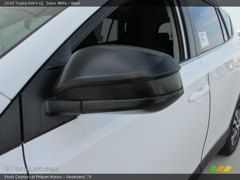Super White / Black 2016 Toyota RAV4 LE