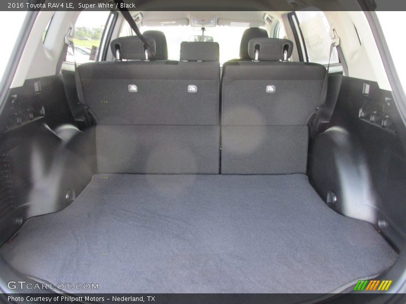 Super White / Black 2016 Toyota RAV4 LE