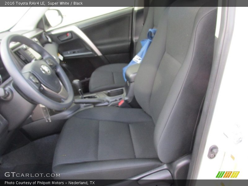 Super White / Black 2016 Toyota RAV4 LE