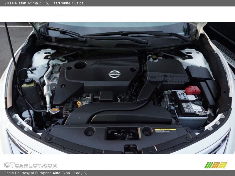 Pearl White / Beige 2014 Nissan Altima 2.5 S
