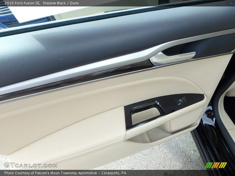 Shadow Black / Dune 2016 Ford Fusion SE