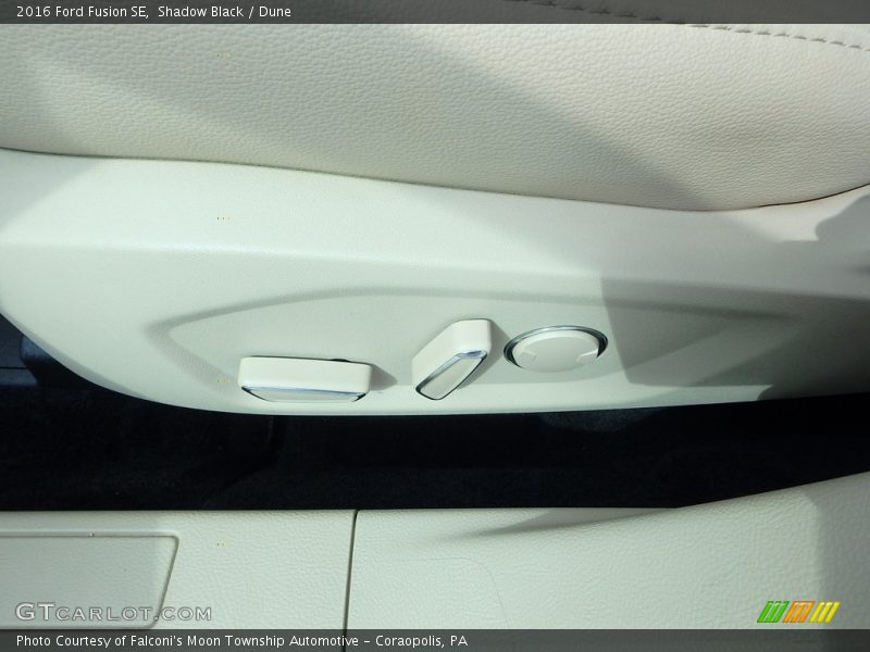 Shadow Black / Dune 2016 Ford Fusion SE