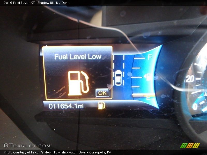 Shadow Black / Dune 2016 Ford Fusion SE