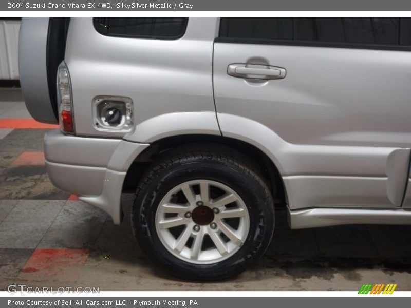 Silky Silver Metallic / Gray 2004 Suzuki Grand Vitara EX 4WD