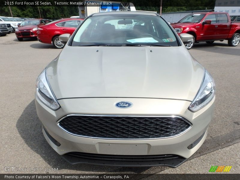 Tectonic Metallic / Charcoal Black 2015 Ford Focus SE Sedan