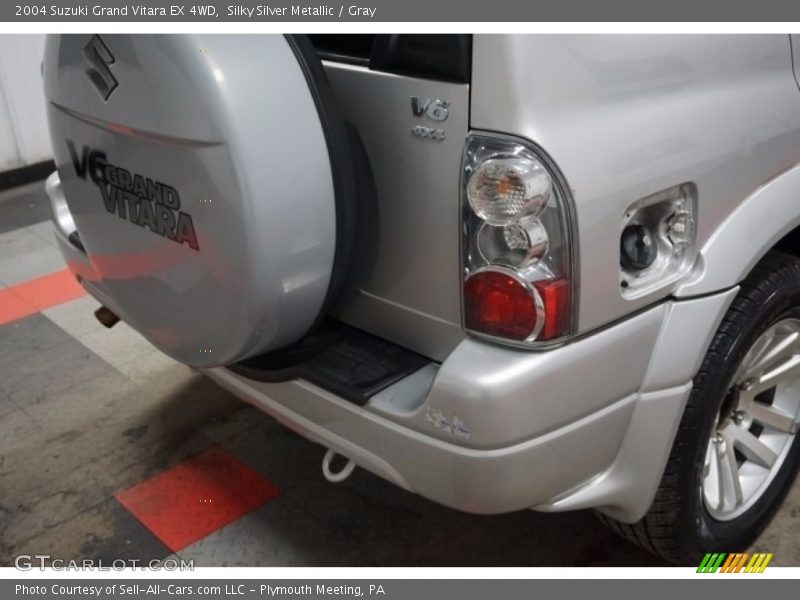 Silky Silver Metallic / Gray 2004 Suzuki Grand Vitara EX 4WD