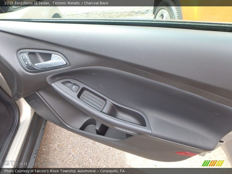 Tectonic Metallic / Charcoal Black 2015 Ford Focus SE Sedan