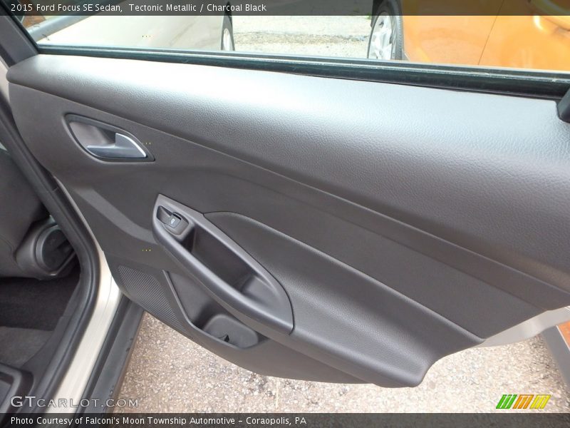 Tectonic Metallic / Charcoal Black 2015 Ford Focus SE Sedan