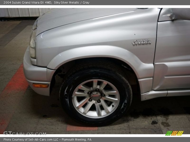 Silky Silver Metallic / Gray 2004 Suzuki Grand Vitara EX 4WD