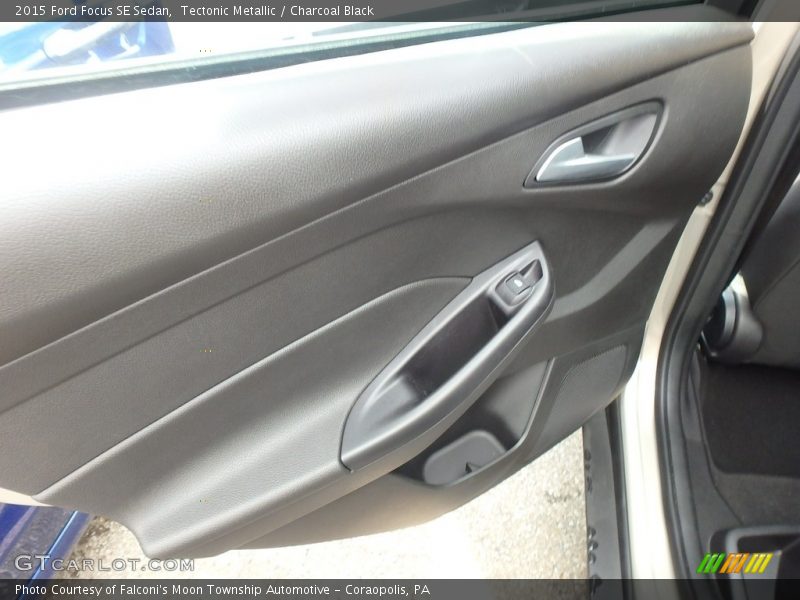 Tectonic Metallic / Charcoal Black 2015 Ford Focus SE Sedan