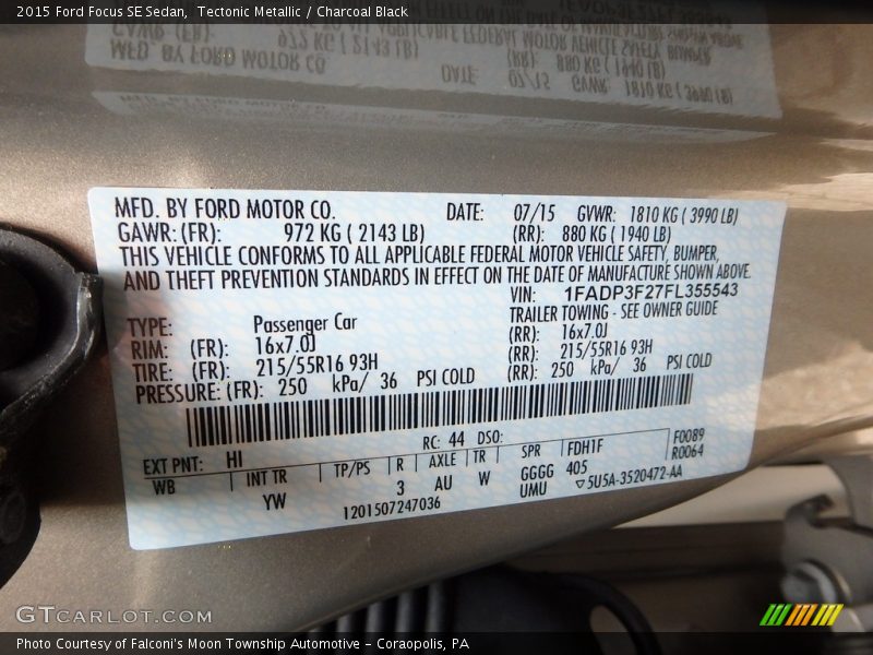 Tectonic Metallic / Charcoal Black 2015 Ford Focus SE Sedan