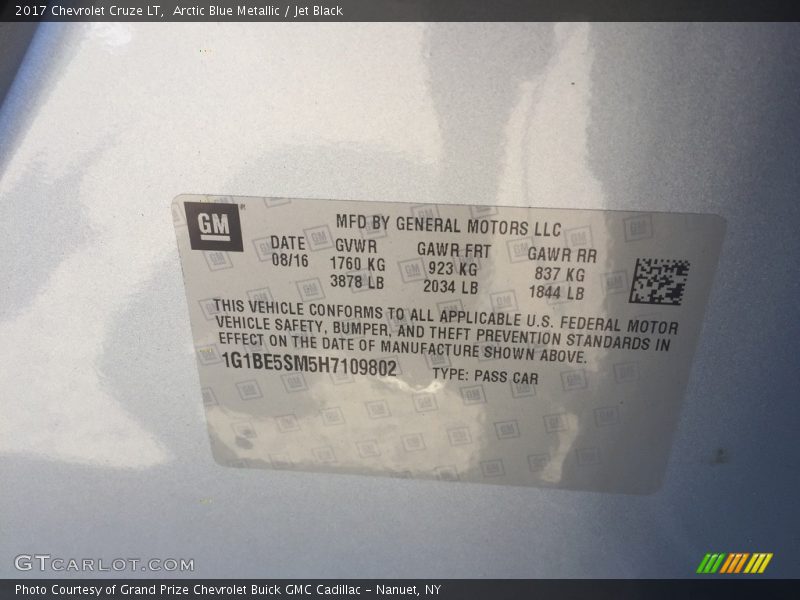 Arctic Blue Metallic / Jet Black 2017 Chevrolet Cruze LT