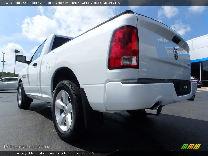 Bright White / Black/Diesel Gray 2013 Ram 1500 Express Regular Cab 4x4