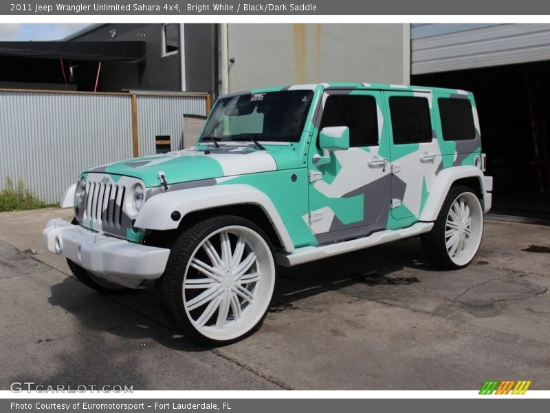 Bright White / Black/Dark Saddle 2011 Jeep Wrangler Unlimited Sahara 4x4