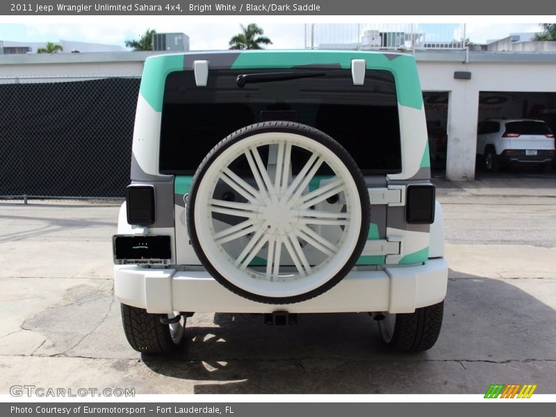 Bright White / Black/Dark Saddle 2011 Jeep Wrangler Unlimited Sahara 4x4
