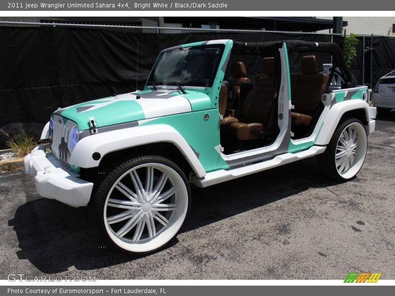 Bright White / Black/Dark Saddle 2011 Jeep Wrangler Unlimited Sahara 4x4