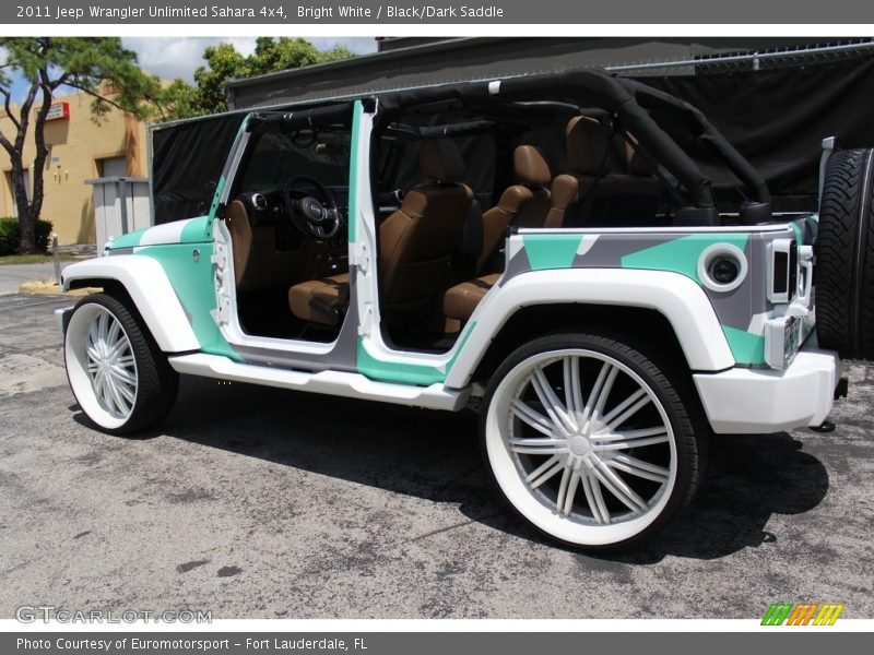 Bright White / Black/Dark Saddle 2011 Jeep Wrangler Unlimited Sahara 4x4