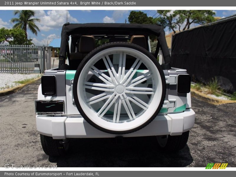Bright White / Black/Dark Saddle 2011 Jeep Wrangler Unlimited Sahara 4x4