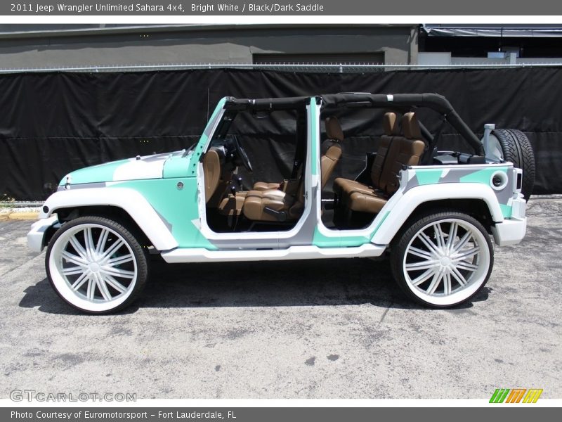 Bright White / Black/Dark Saddle 2011 Jeep Wrangler Unlimited Sahara 4x4