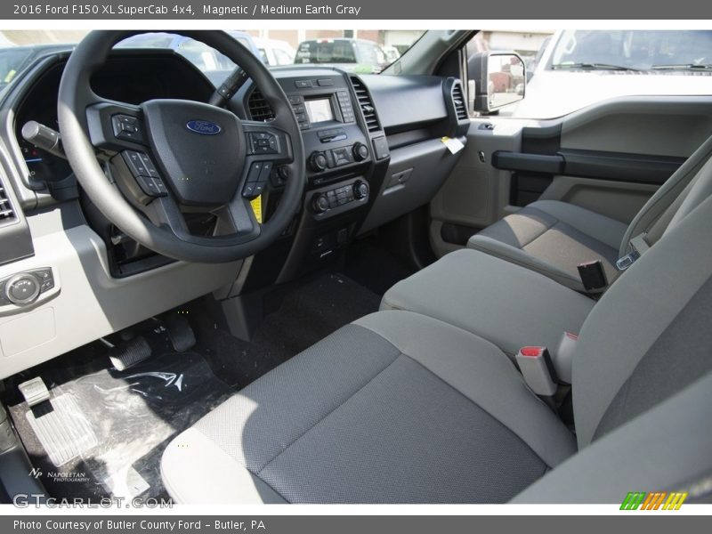 Magnetic / Medium Earth Gray 2016 Ford F150 XL SuperCab 4x4