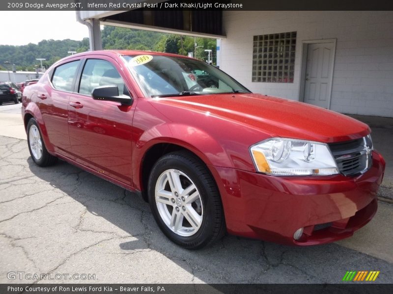 Front 3/4 View of 2009 Avenger SXT