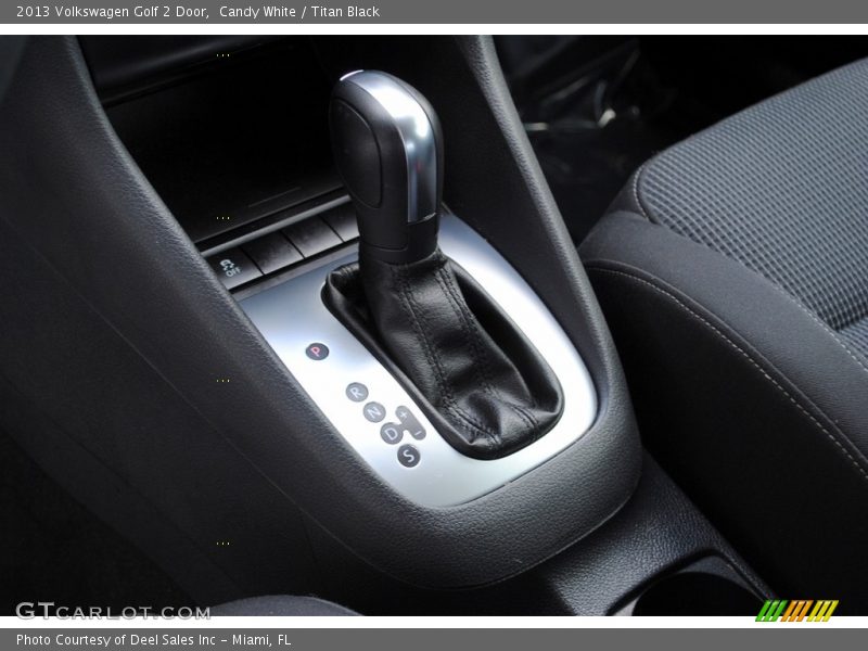 Candy White / Titan Black 2013 Volkswagen Golf 2 Door