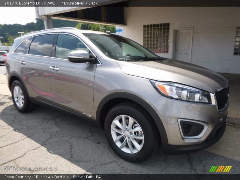 Front 3/4 View of 2017 Sorento LX V6 AWD
