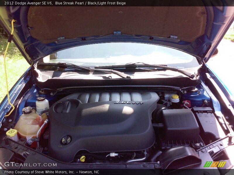 Blue Streak Pearl / Black/Light Frost Beige 2012 Dodge Avenger SE V6