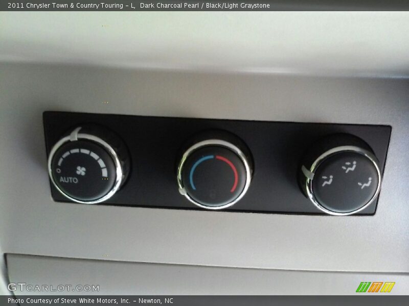 Dark Charcoal Pearl / Black/Light Graystone 2011 Chrysler Town & Country Touring - L